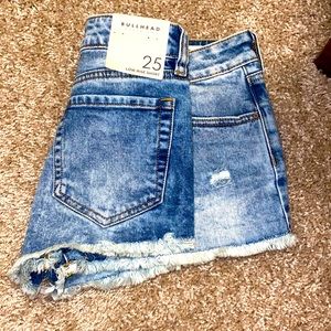 Brand new bullhead shorts size 25